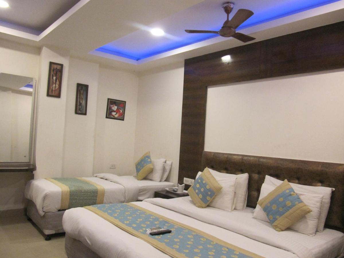 Hotel Arjun New Delhi Ngoại thất bức ảnh