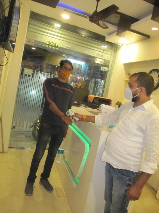 Hotel Arjun New Delhi Ngoại thất bức ảnh