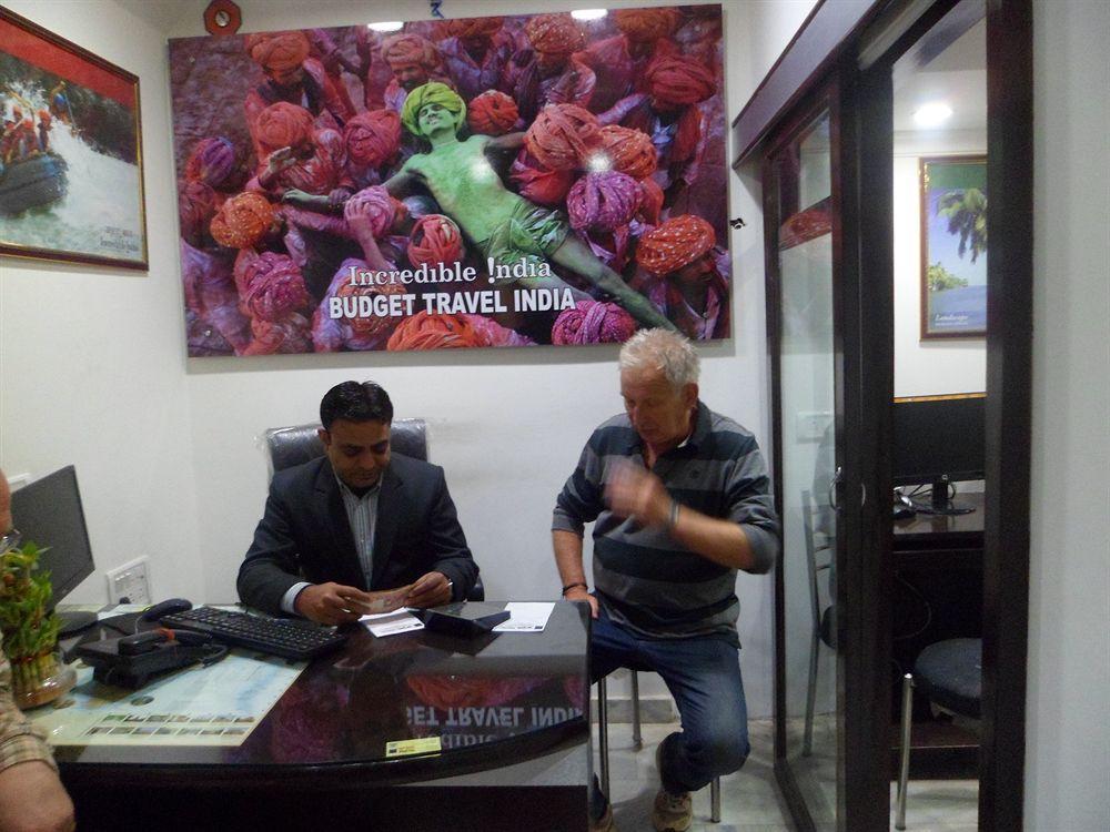 Hotel Arjun New Delhi Ngoại thất bức ảnh