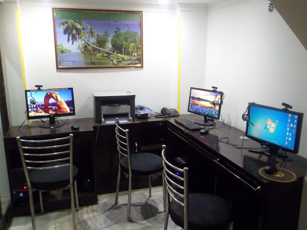 Hotel Arjun New Delhi Ngoại thất bức ảnh