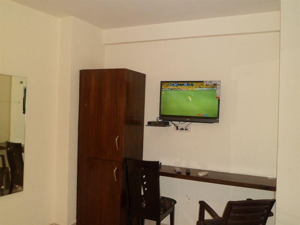 Hotel Arjun New Delhi Ngoại thất bức ảnh