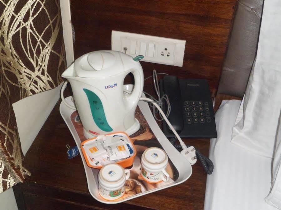 Hotel Arjun New Delhi Ngoại thất bức ảnh