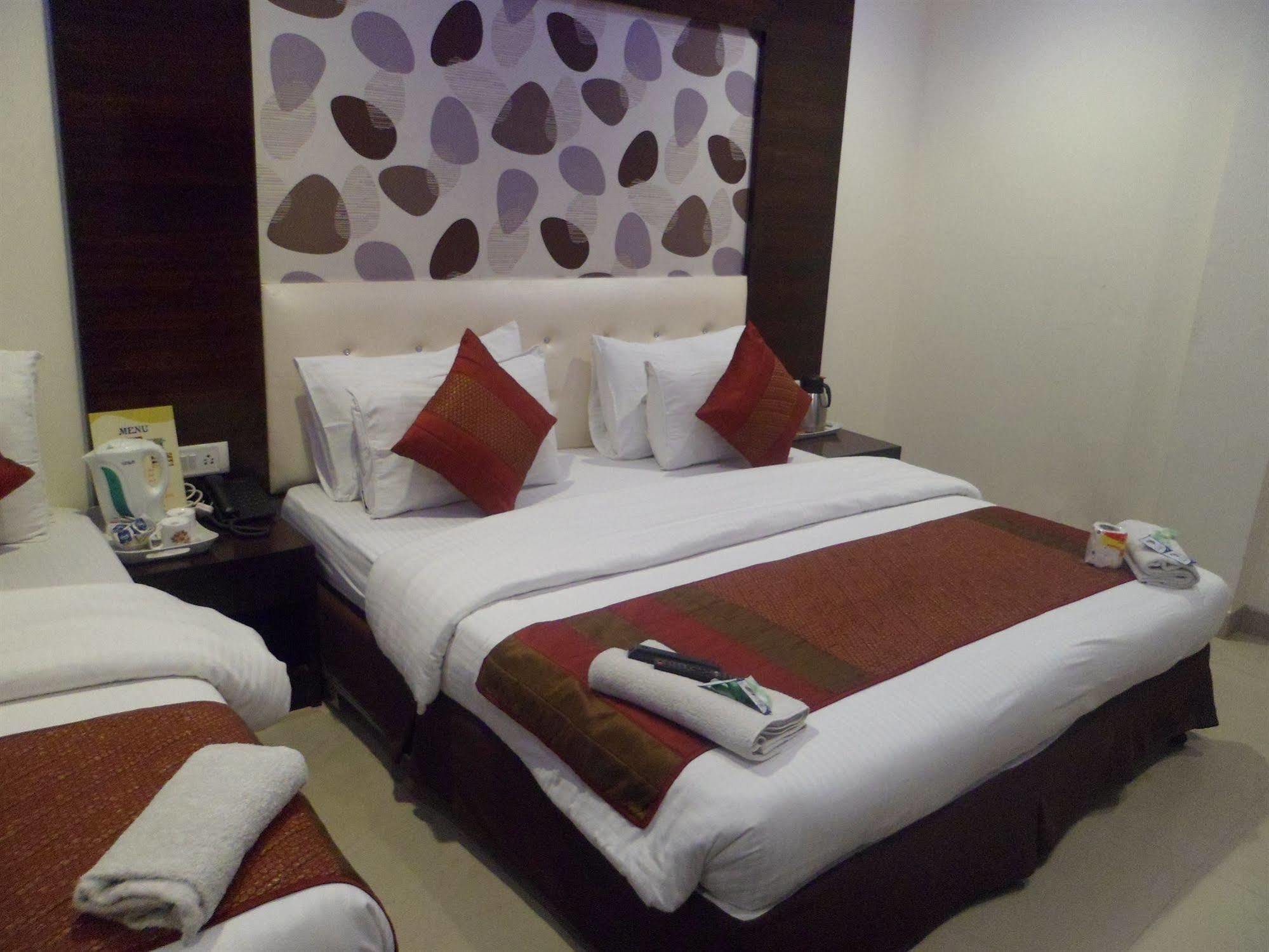 Hotel Arjun New Delhi Ngoại thất bức ảnh