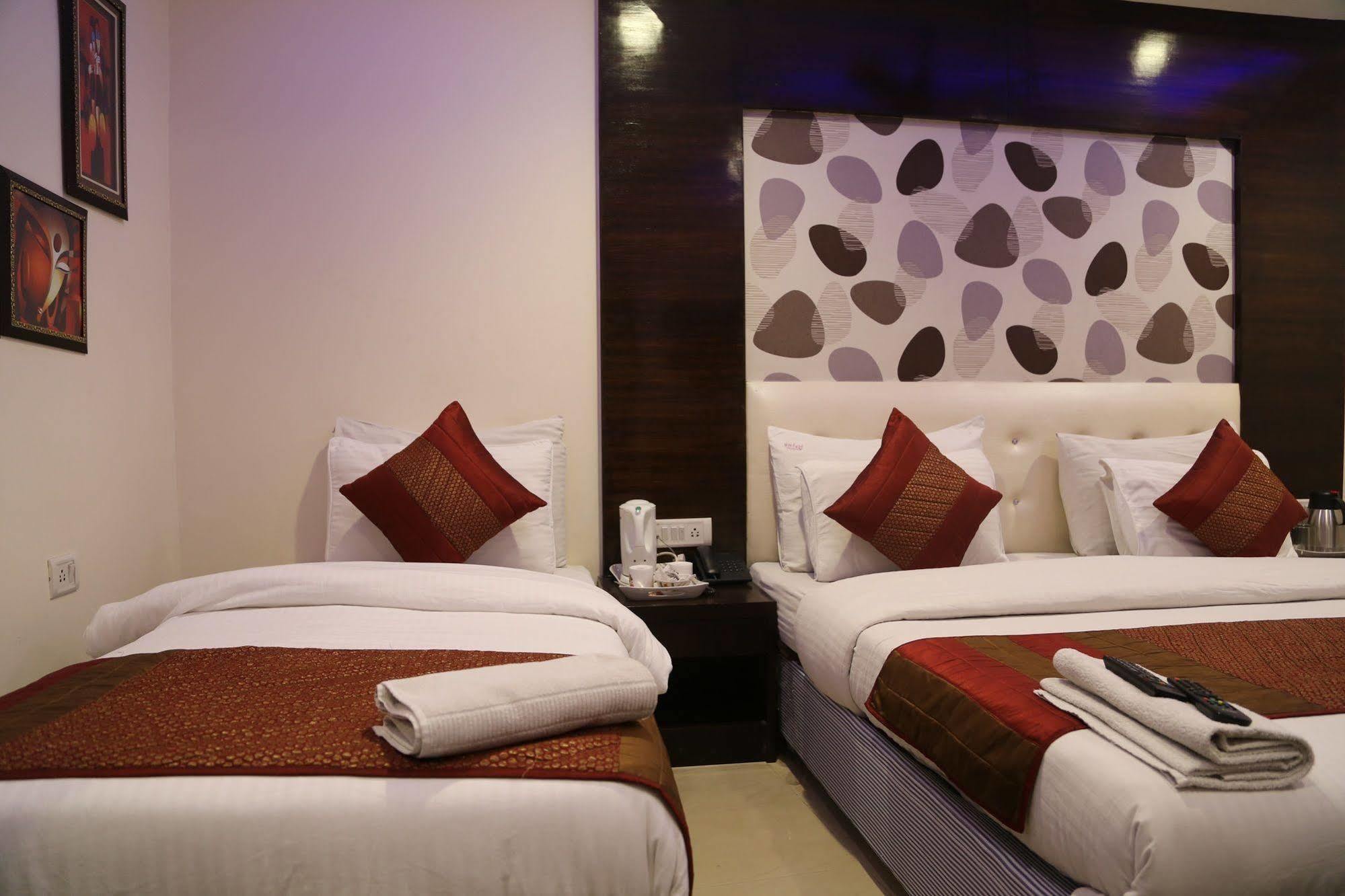 Hotel Arjun New Delhi Ngoại thất bức ảnh